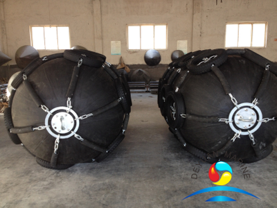 Floating Pneumatic Rubber Fenders With Tyres