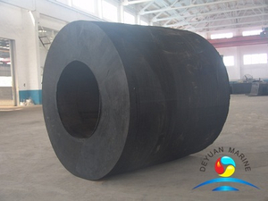 Various Sizes Black Cylindrical Hollow Rubber Fender For Workboats